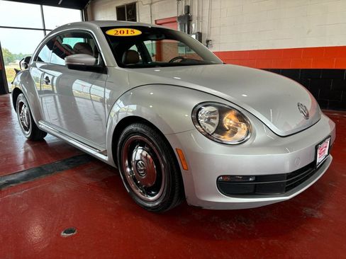 Used 2015 Volkswagen Beetle 1.8T Classic image 4