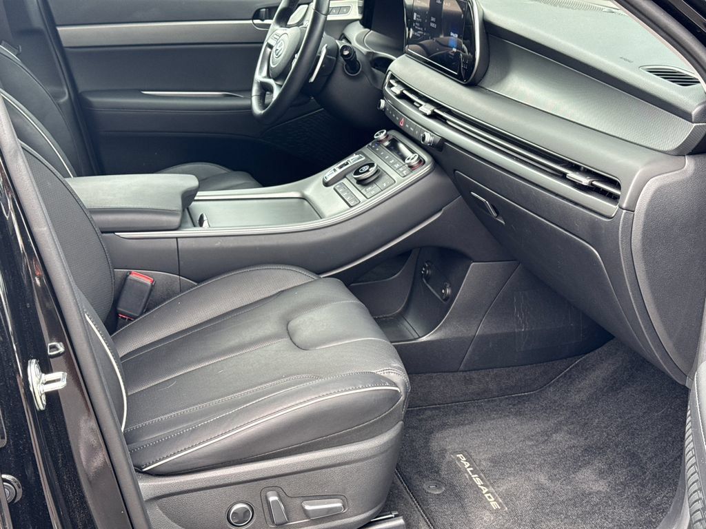 Used 2025 Hyundai Palisade SEL FWD image 16