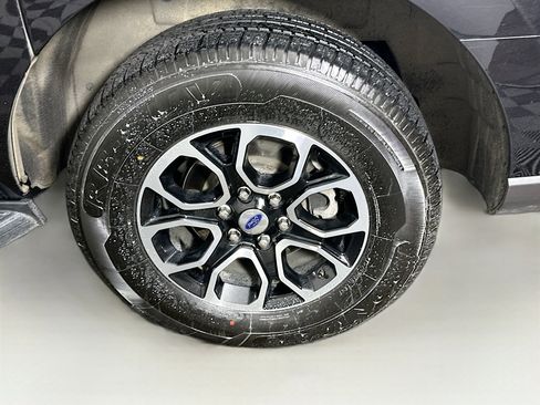 Used 2024 Ford Expedition Max XLT image 11