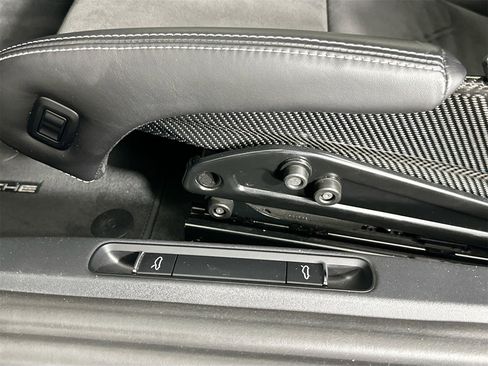 Certified 2020 Porsche 718 Cayman GT4 image 29