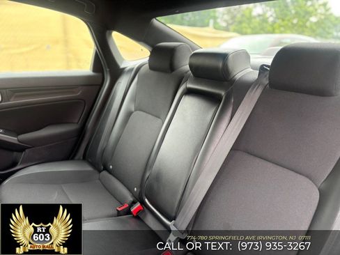 Used 2025 Honda Civic Sport image 9
