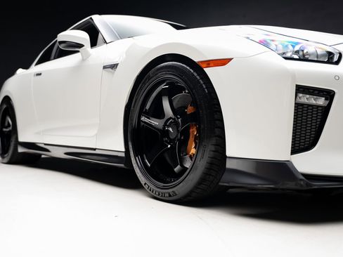 Used 2019 Nissan GT-R Premium AWD/4WD image 81