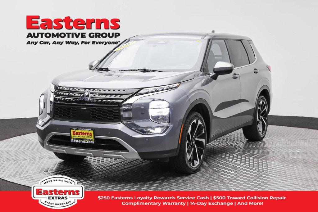 Used 2024 Mitsubishi Outlander SE AWD/4WD image 1