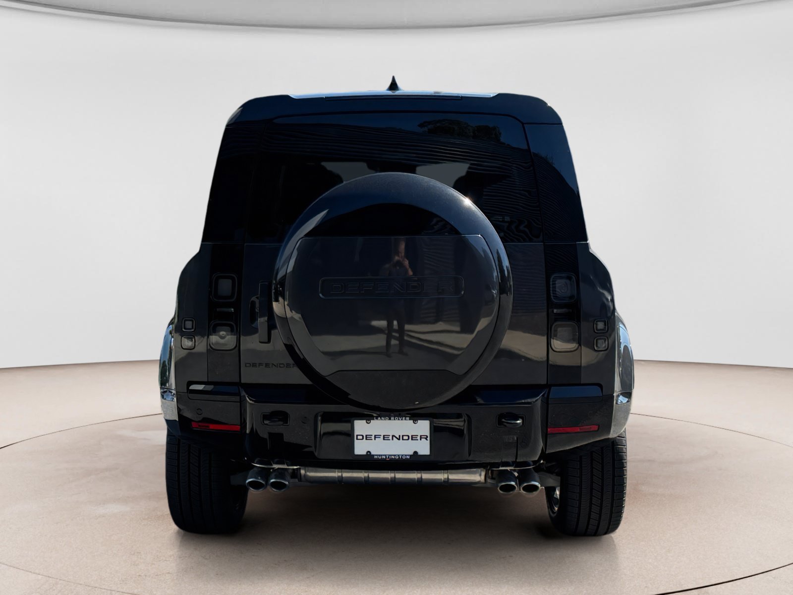 New 2026 Land Rover Defender 110 X-Dynamic SE AWD/4WD image 4