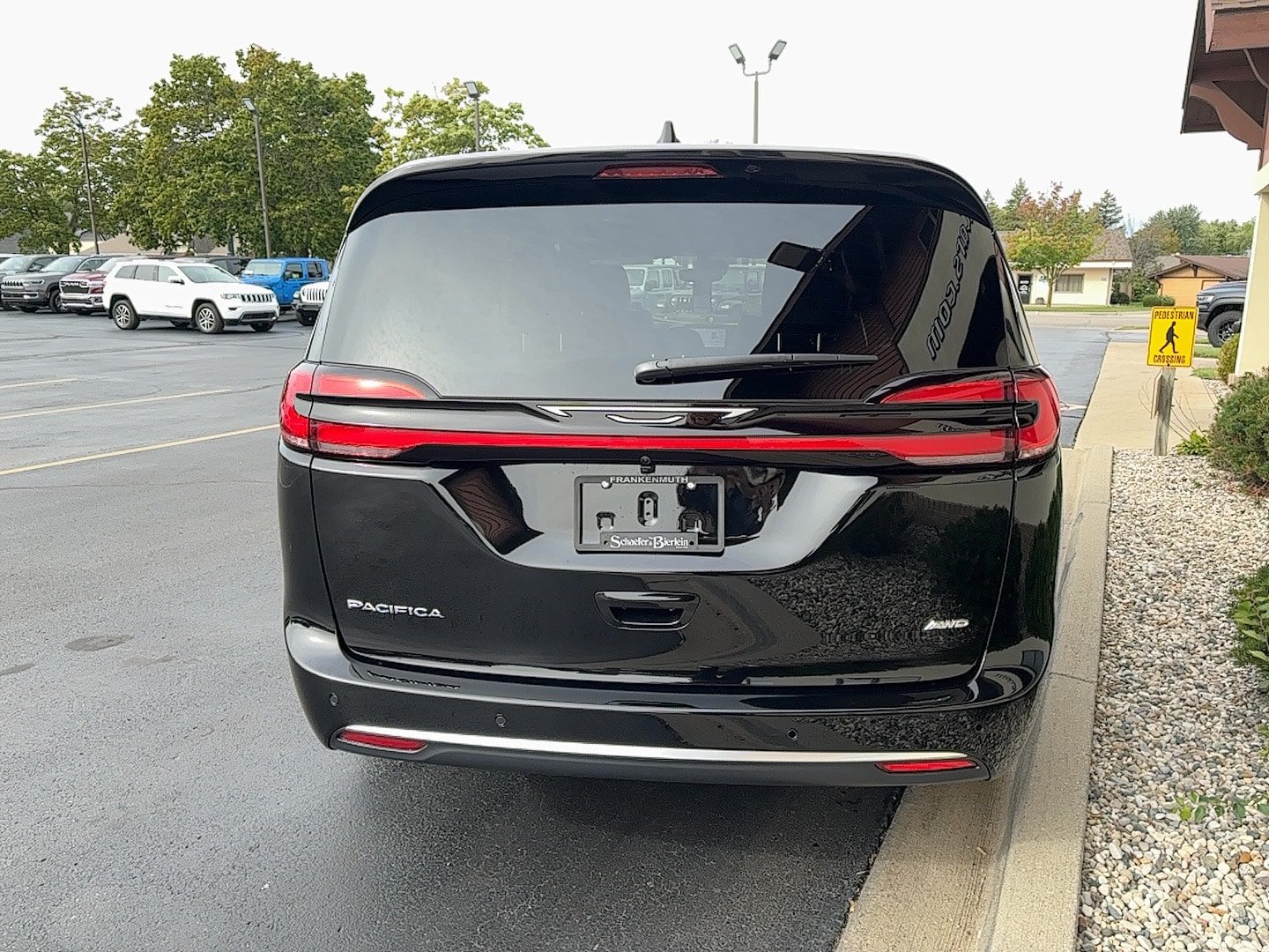 New 2027 Chrysler Pacifica Select AWD/4WD image 14