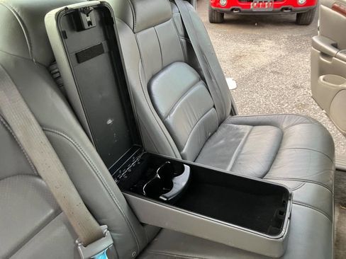 Used 2002 Cadillac De Ville DTS w/ Premium Equipment Pkg image 38