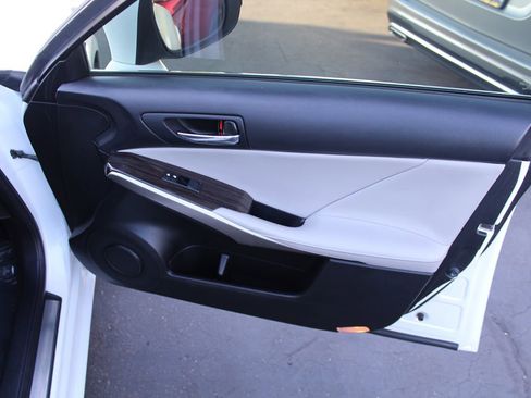 Used 2015 Lexus IS 250 w/ Luxury Package RWD image 19