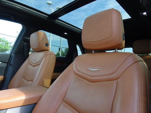 Used 2021 Cadillac XT5 Premium Luxury AWD/4WD image 10