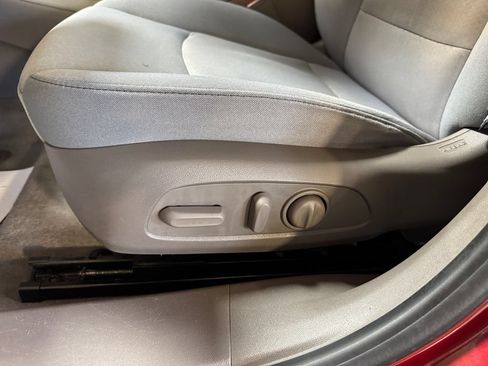 Used 2016 Chevrolet Malibu LT FWD image 13