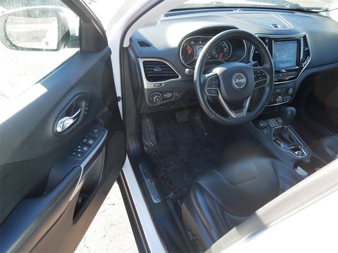 Used 2019 Jeep Cherokee Limited image 10