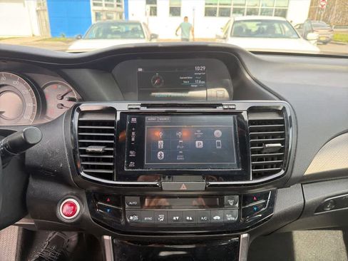 Used 2016 Honda Accord EX-L image 9