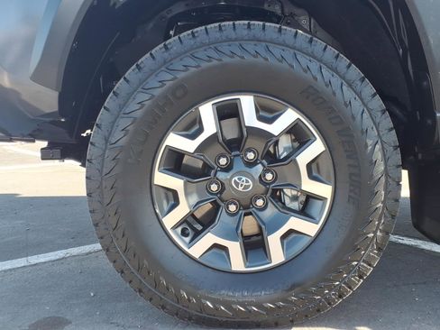 Certified 2021 Toyota Tacoma TRD Off-Road w/ Technology Package image 9