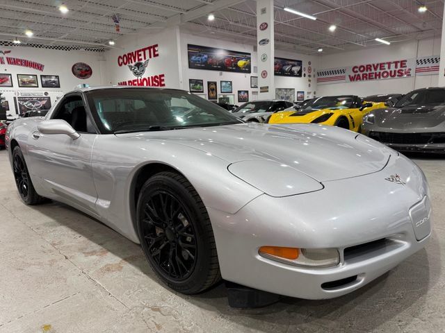 Used 2003 Chevrolet Corvette Coupe w/ Preferred Equipment Group RWD image 7