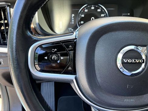 Used 2017 Volvo S90 T5 Momentum w/ Vision Package FWD image 24