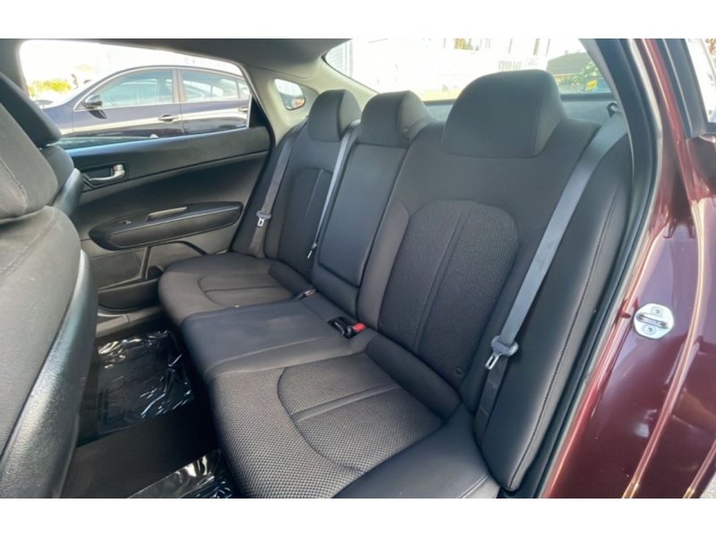 Used 2020 Kia Optima LX FWD image 12
