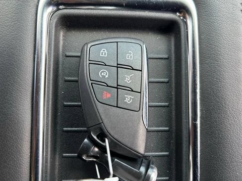 Used 2024 GMC Yukon XL Denali w/ Advanced Technology Package AWD/4WD image 39