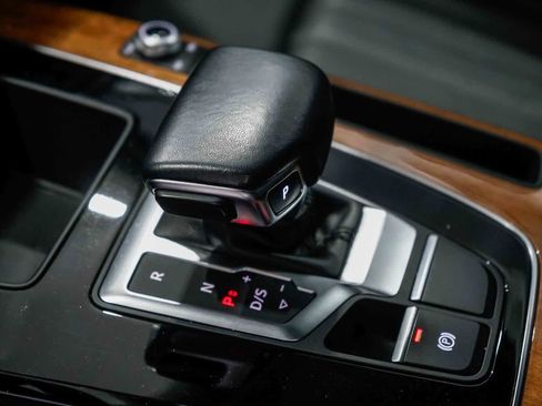 Used 2023 Audi Q5 2.0T Premium w/ Convenience Package image 21