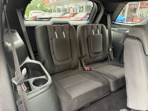 Used 2019 Ford Explorer XLT w/ Equipment Group 201A AWD/4WD image 9