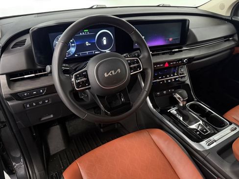 Used 2023 Kia Carnival SX FWD image 11