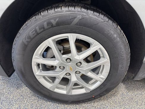 Used 2024 Chevrolet Equinox LT image 38