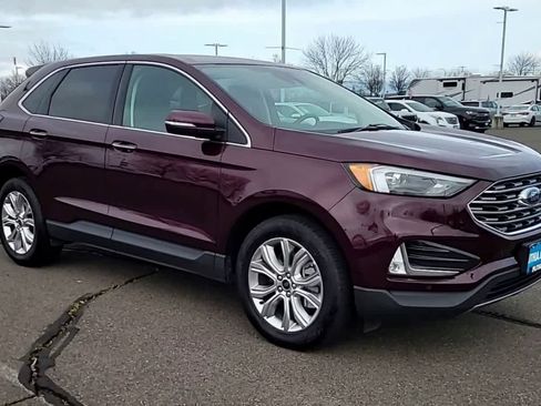 Used 2024 Ford Edge Titanium image 2
