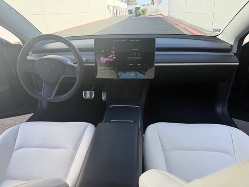 Used 2021 Tesla Model 3 Standard Range Plus RWD image 13