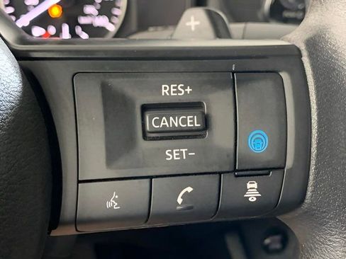 Used 2024 Nissan Rogue SV image 25