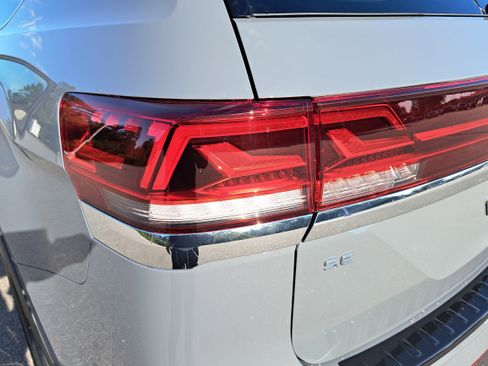 New 2026 Volkswagen Atlas SE FWD image 34