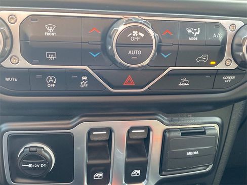 Used 2021 Jeep Wrangler Willys image 31