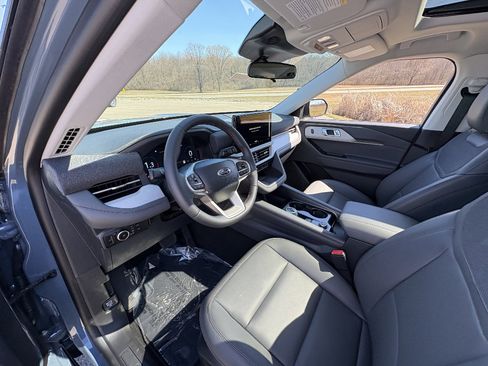 New 2026 Ford Explorer Active w/ Active Comfort Package image 33