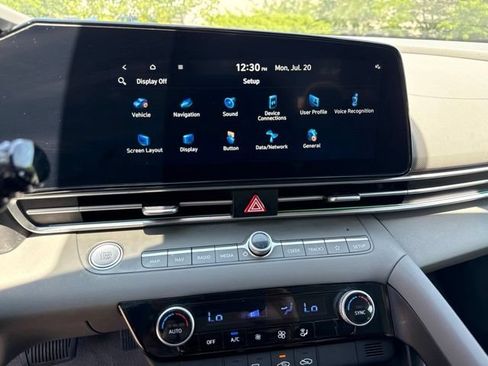 Used 2024 Hyundai Elantra SEL FWD image 5