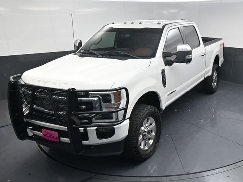 Used 2022 Ford F250 Platinum w/ FX4 Off-Road Package AWD/4WD image 17
