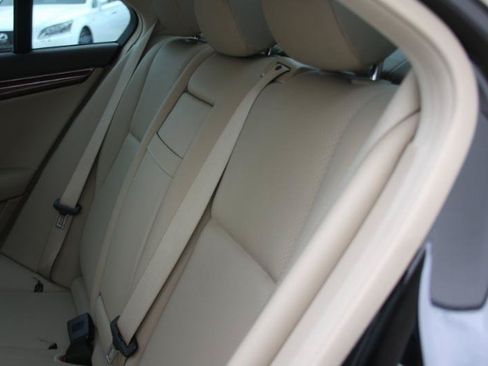 Used 2011 Mercedes-Benz C 300 4MATIC Sedan image 40