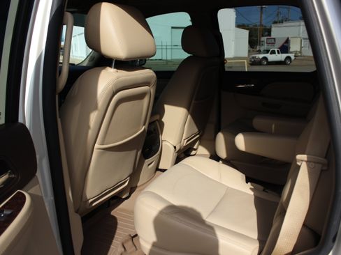 Used 2014 GMC Yukon Denali AWD/4WD image 17
