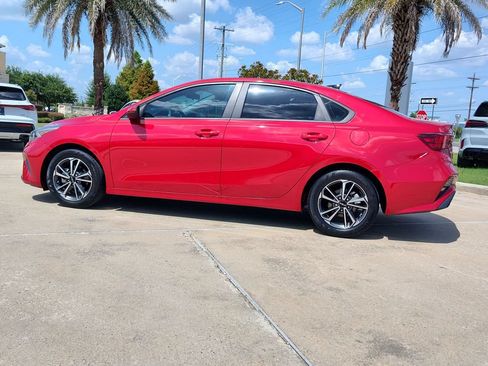 Used 2022 Kia Forte LXS FWD image 5