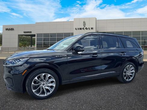 New 2026 Lincoln Aviator AWD w/ Jet Appearance Package image 7