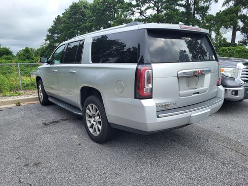 Used 2020 GMC Yukon XL Denali AWD/4WD image 6