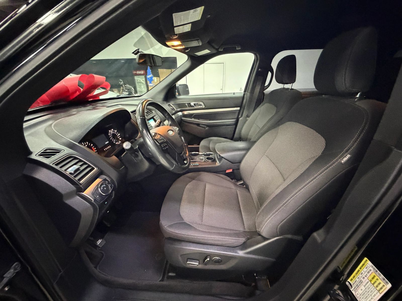 Used 2018 Ford Explorer XLT FWD image 32