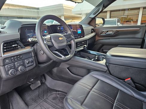 Used 2025 Chevrolet Tahoe High Country AWD/4WD image 10