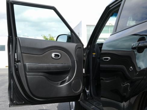 Used 2018 Kia Soul image 25