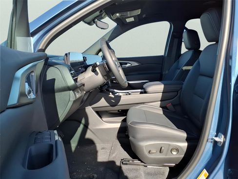 New 2026 Chevrolet Traverse LT w/ Driver Confidence Package image 16