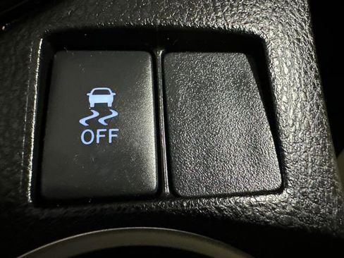 Used 2017 Toyota Corolla LE image 29