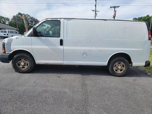 Used 2007 Chevrolet Express 1500 RWD image 9