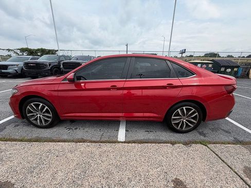 Used 2025 Volkswagen Jetta SE FWD image 7