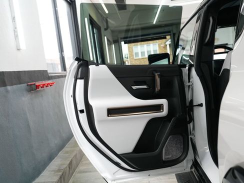 Used 2024 GMC Hummer EV 2X AWD/4WD image 13