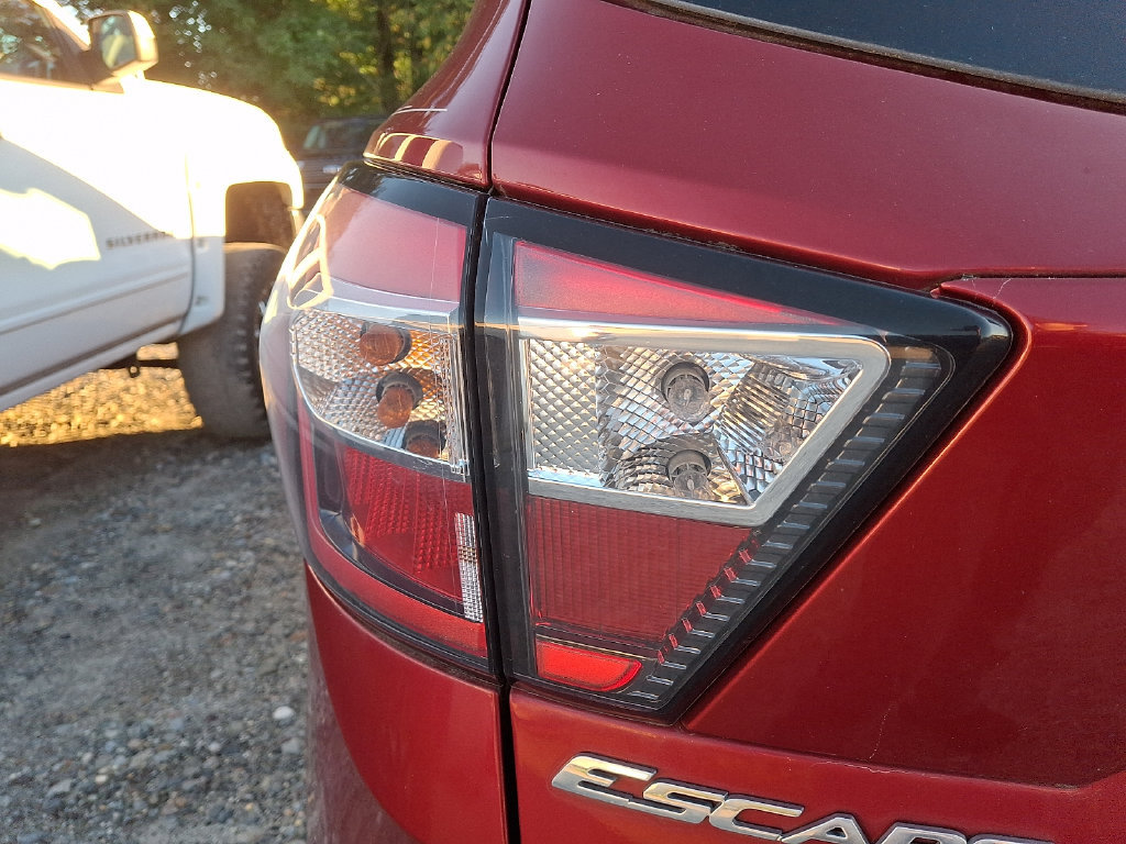 Used 2018 Ford Escape Titanium AWD/4WD image 9