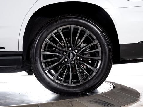 Used 2026 Cadillac Escalade Platinum Sport w/ LPO, Floor Liner Package AWD/4WD image 14