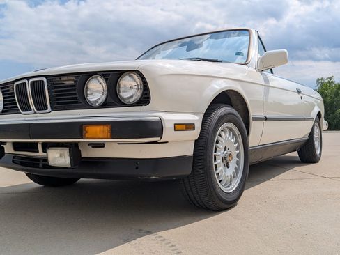 Used 1987 BMW 325i Convertible RWD image 4