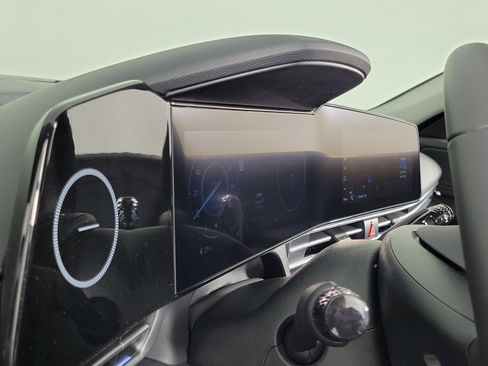 New 2025 Hyundai Elantra Limited image 13