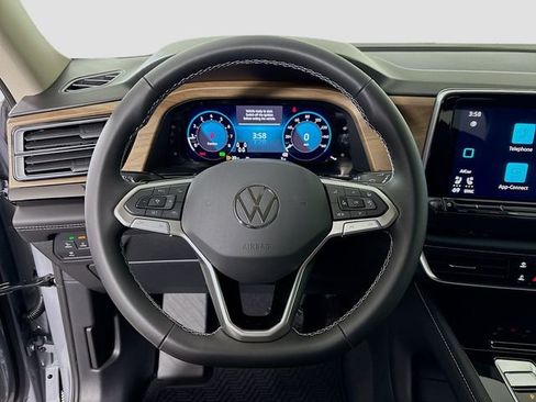 New 2026 Volkswagen Atlas SE image 11